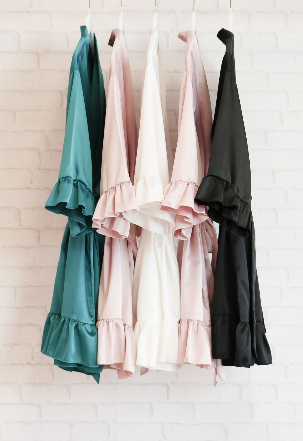ruffled robes can be personalized for bridesmaids and bridal party